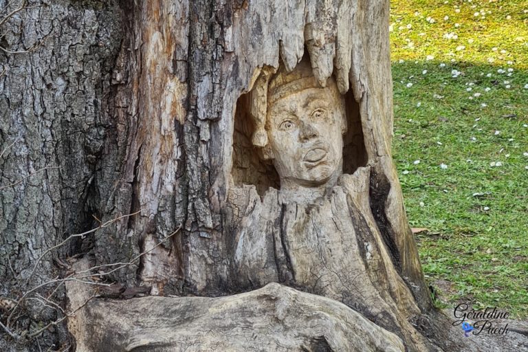 Sculpture tronc Parc Bourran à Mérignac